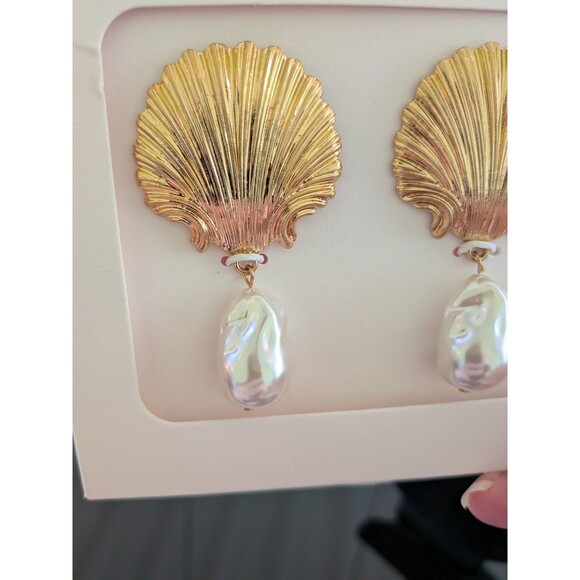 ZARA Woman Faux Pearl And Golden Textured Seashell Dangle Earrings Coastal Beach - Picture 3 of 8